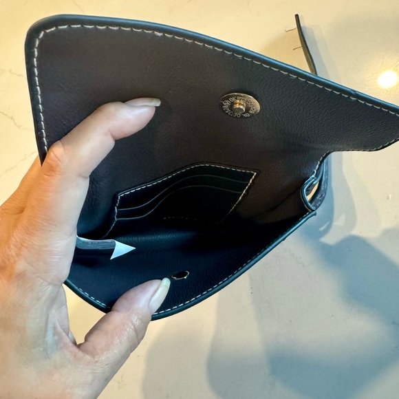 Brand New DKNY Signature Belt Purse/Fanny pack - Picture 4 of 9